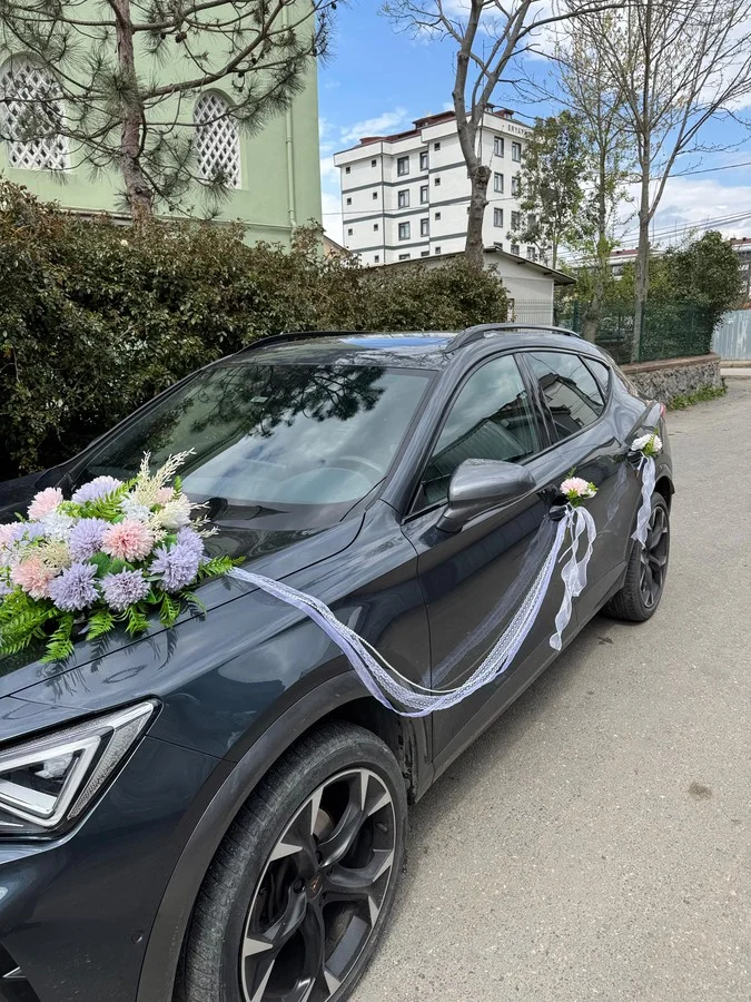 Lila Gelin Araba Süsü
